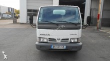 dostawcza wywrotka Nissan