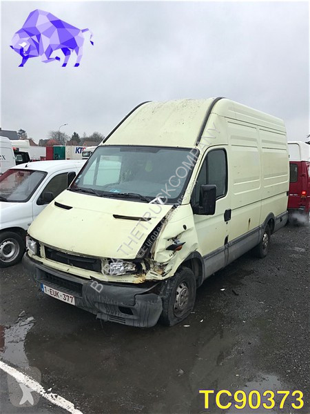 Voir les photos Véhicule utilitaire Iveco 35S12 HPI Euro 3