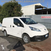 samochód Nissan