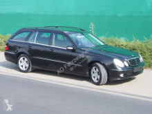 masina berlină Mercedes