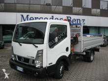 camioneta standard Nissan