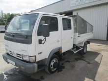 utilitaire benne standard Nissan