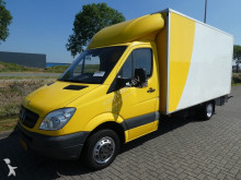 furgon dostawczy Mercedes