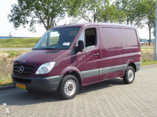 furgon dostawczy Mercedes