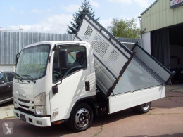 camioneta trilaterala Isuzu