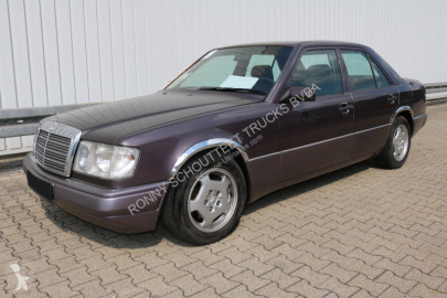 voiture berline Mercedes