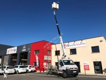 utilitară cu nacelă cu brat articulat telescopic Renault