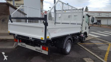camioneta standard Isuzu