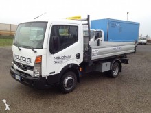 Nissan tipper van