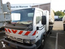 Nissan three-way side tipper van