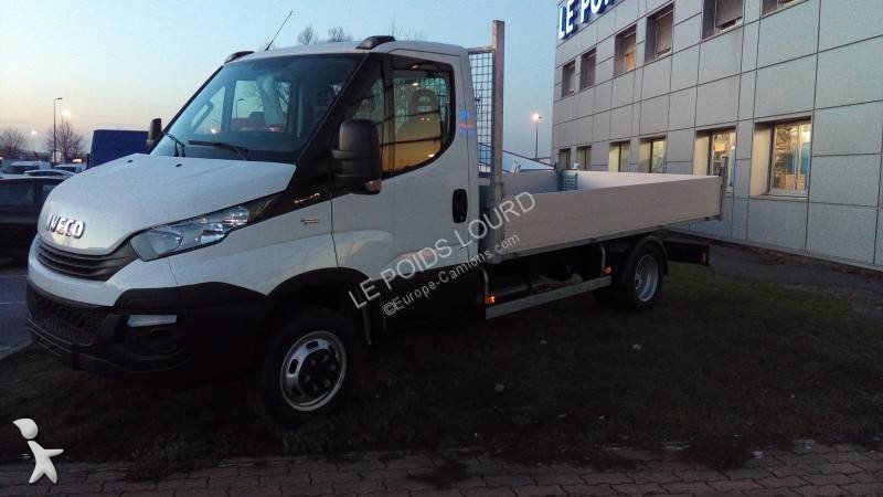 Voir les photos Véhicule utilitaire Iveco