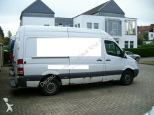 furgon dostawczy Mercedes