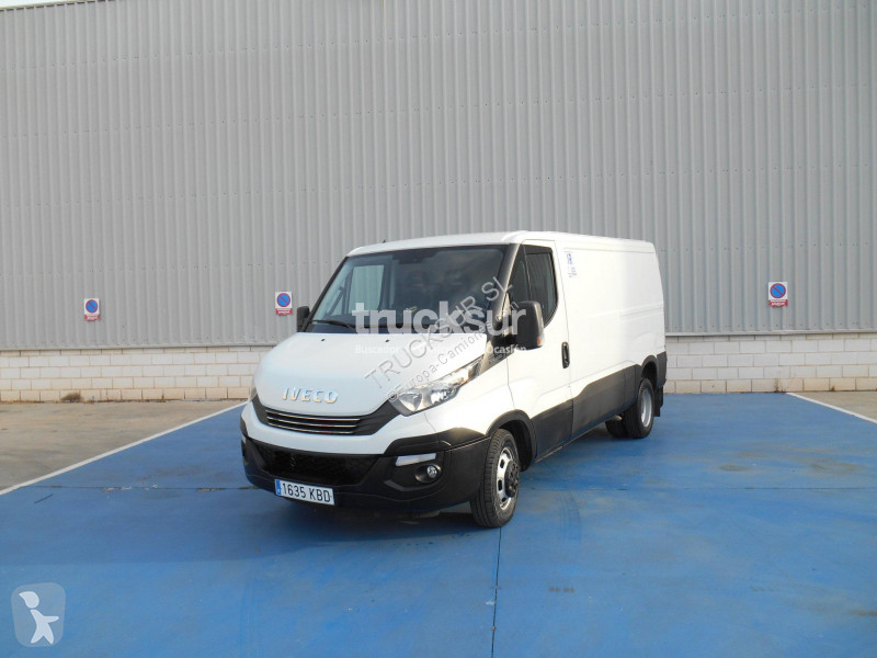 Voir les photos Véhicule utilitaire Iveco 35C18 9M3
