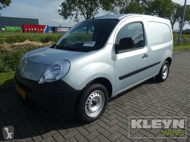 Voir les photos Véhicule utilitaire Renault 1.5 DCI AC metallic, airco, 82