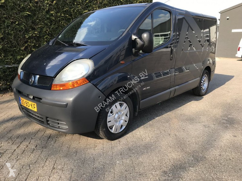 Voir les photos Véhicule utilitaire Renault 1000 L1 H1 1.9 DCI 82 Trafic 1,9 DCI 82