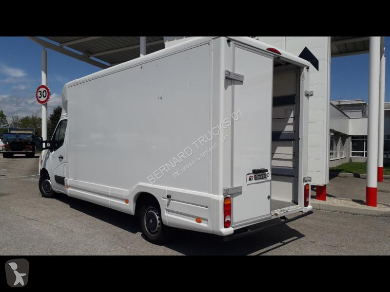 Voir les photos Véhicule utilitaire Renault 125.35 Grand Volume Déménagement