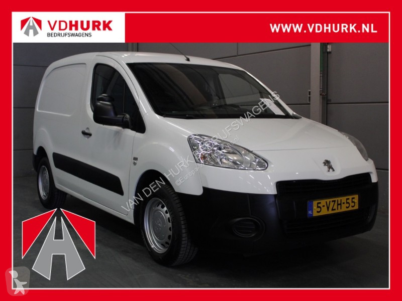Voir les photos Véhicule utilitaire Peugeot 1.6 HDI Parrot/Betimmering