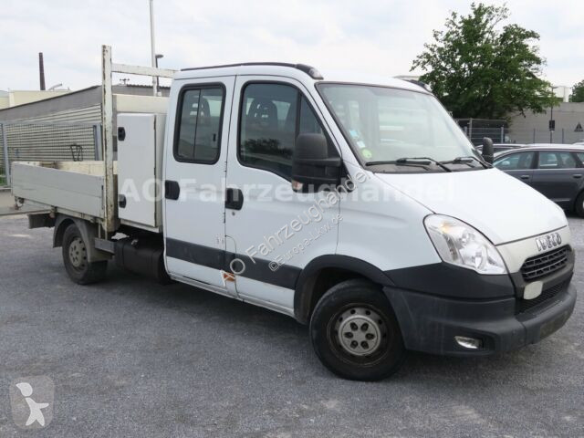 Voir les photos Véhicule utilitaire Iveco Daily 35S11 2,3 HPI DoKa - 7Sitzer