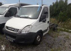 utilitaire châssis cabine Iveco