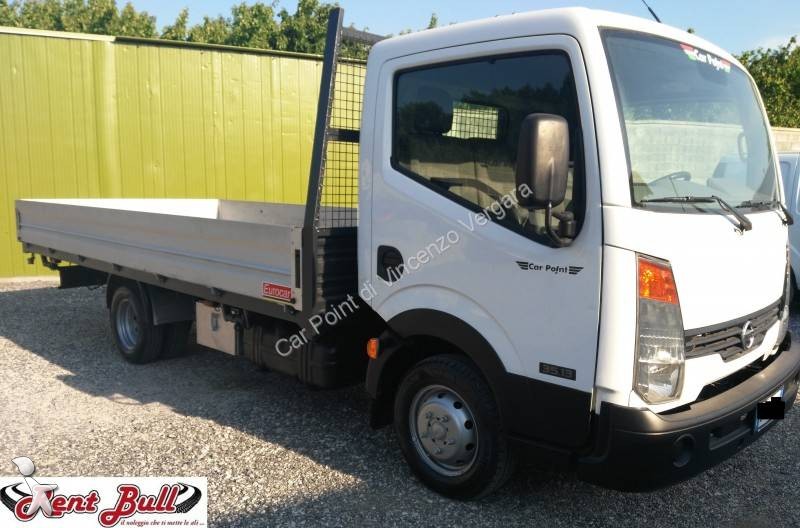 Used Nissan Cabstar flatbed van 35.13 n°1740168