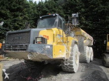 tombereau articulé Komatsu