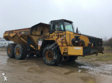 tombereau articulé Komatsu