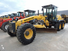 niveleuse New Holland F156.6