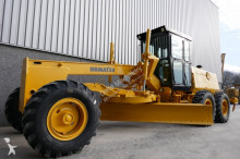 niveleuse Komatsu GD530A-1