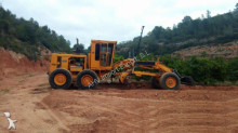niveladora Caterpillar