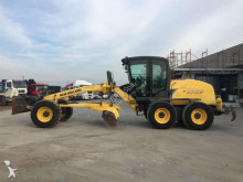 niveleuse New Holland F156.7