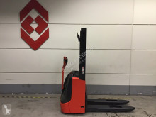 Linde L10 Pedestrian pallet stacker