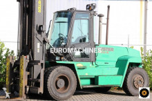 chariot gros tonnage à fourches Hyster