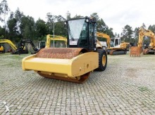 compactador monocilíndrico Caterpillar