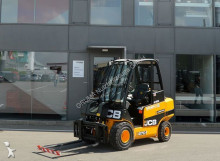 chariot élévateur de chantier JCB