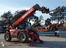 chariot élévateur de chantier Manitou