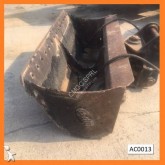 Geith tiltable ditch cleaning bucket